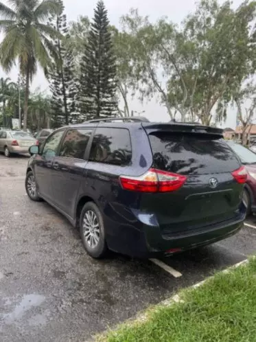Toyota Sienna