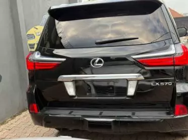 Lexus LX 570