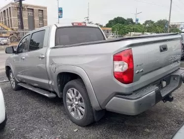 Toyota Tundra
