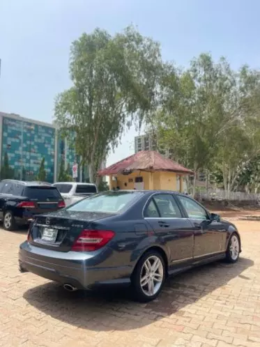 Mercedes-Benz C 300