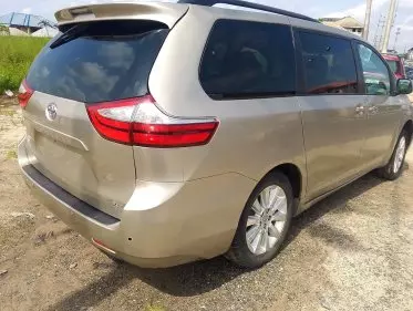 Toyota Sienna