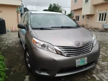 Toyota Sienna