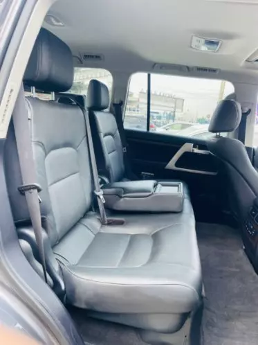 Toyota  Land Cruiser VXR V8
