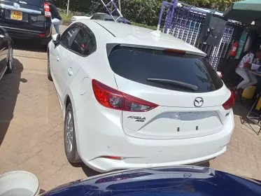 Mazda Axela