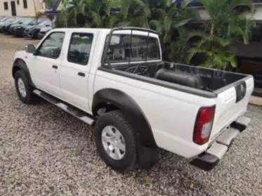 Nissan NP 300