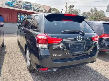 Toyota Fielder 