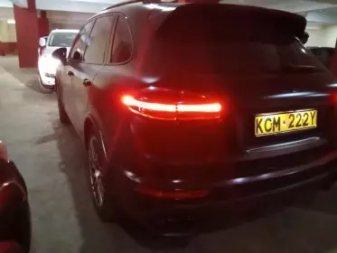 PORSCHE Cayenne