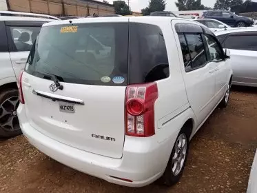 Toyota Raum 