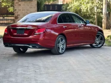 Mercedes-Benz E 220
