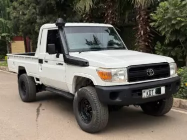 Toyota Land Cruiser Pick Up