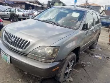 Lexus RX 300