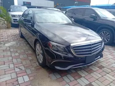 Mercedes-Benz E 300
