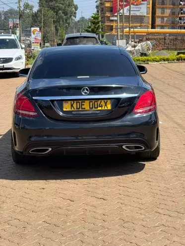 Mercedes-Benz C200