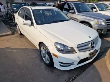 Mercedes-Benz C 300