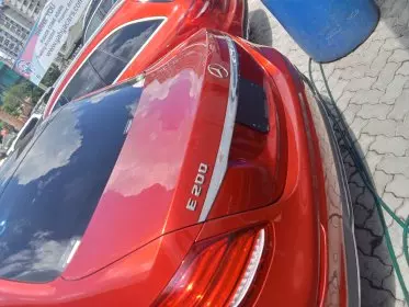 Mercedes-Benz E 200