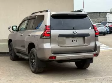 Toyota Land Cruiser Prado TX L