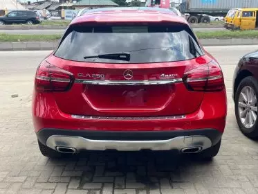 Mercedes-Benz GLA 250