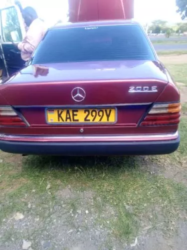 Mercedes-Benz 124