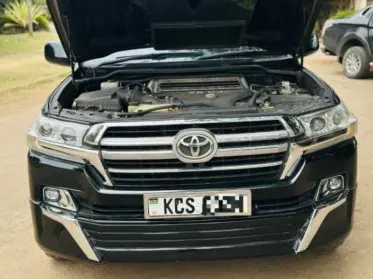 Toyota Landcruiser  V8