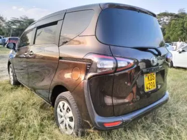 Toyota Sienta