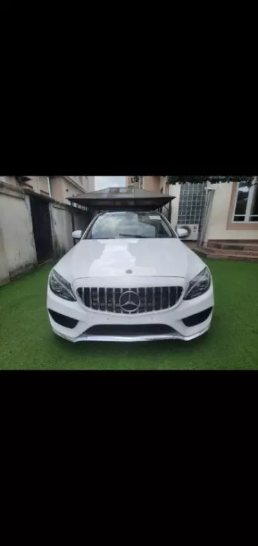 Mercedes-Benz C 300