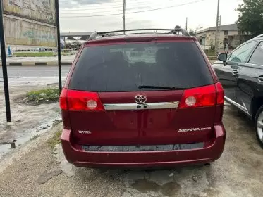 Toyota Sienna
