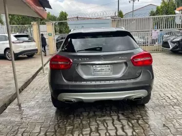 Mercedes-Benz GLA 250