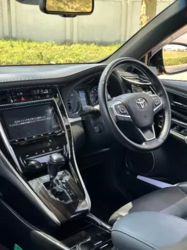 Toyota Harrier hybrid