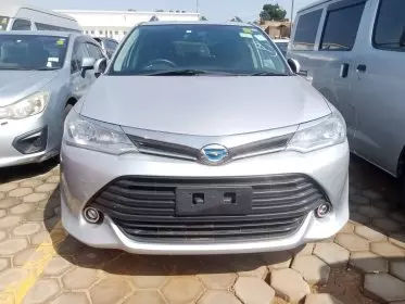 Toyota Fielder hybrid 