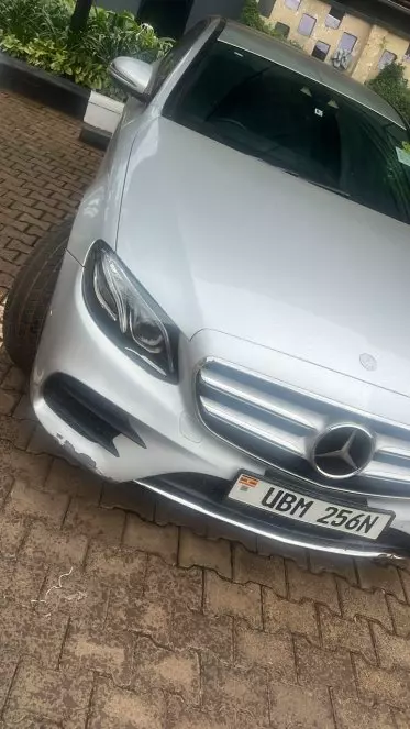 Mercedes-Benz E200
