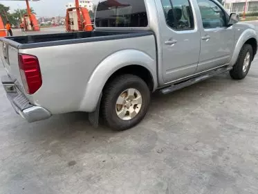 Nissan NAVARA LE