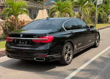 BMW 740