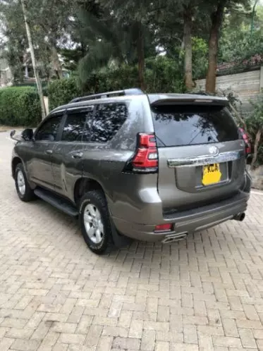Toyota Land Cruiser Prado TX L