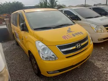 Hyundai H-1 Starex
