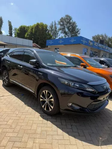Toyota Harrier hybrid