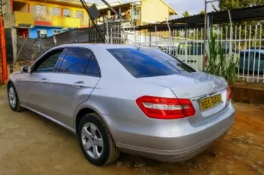 Mercedes-Benz E 250