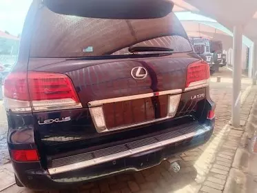 Lexus LX 570