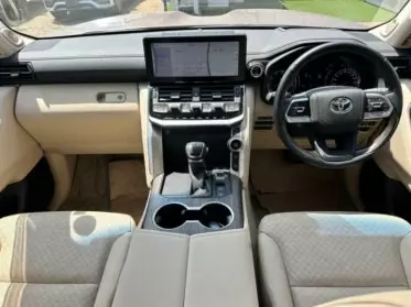 Toyota LAND CRUISER 300 LC300