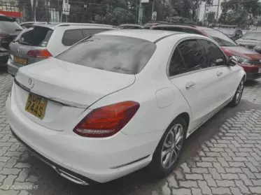 Mercedes-Benz C200