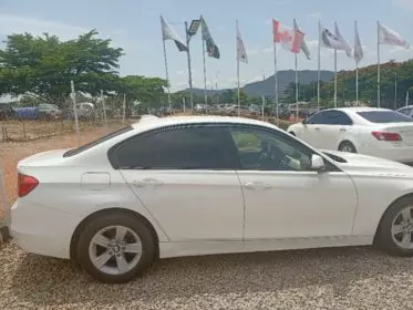BMW 320i