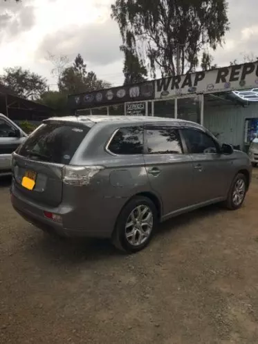 Mitsubishi OUTLANDER