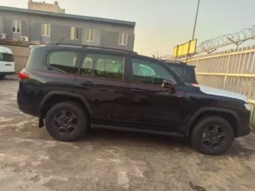 Toyota Landcruiser 300 GXR