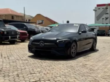 Mercedes-Benz 300