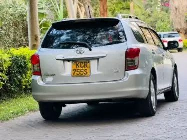 Toyota Fielder 