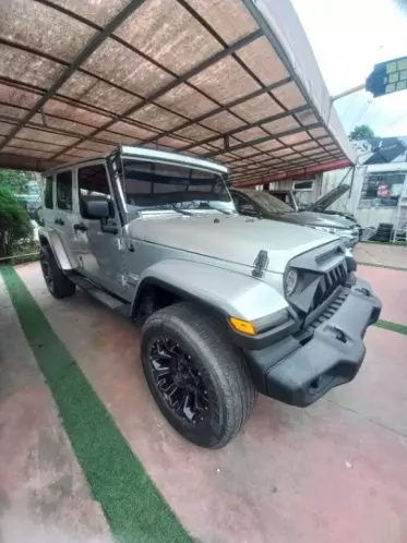 JEEP Wrangler Sahara