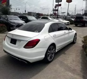 Mercedes-Benz C 300