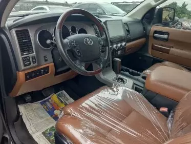 Toyota Sequoia