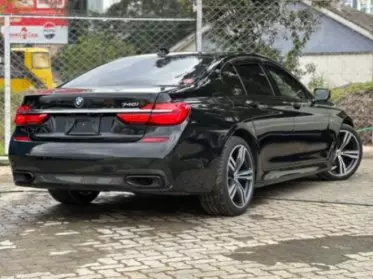 BMW 740