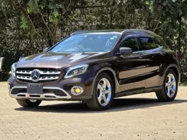 Mercedes-Benz GLA 200