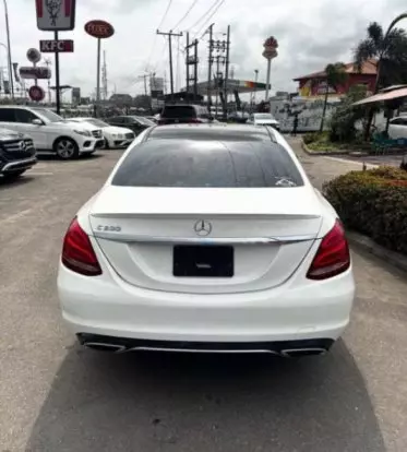Mercedes-Benz C 300